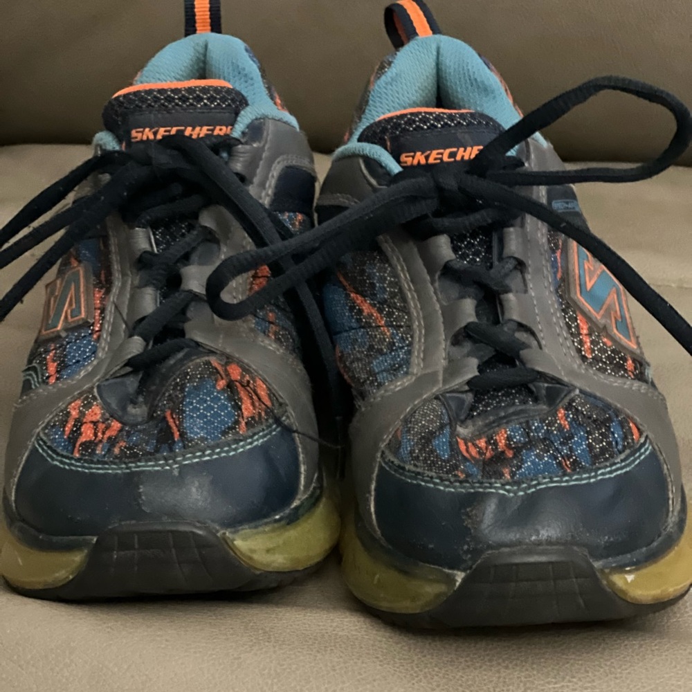 Skechers Skech Air Mega Kids Youth sz 4. Color orange/ blue.